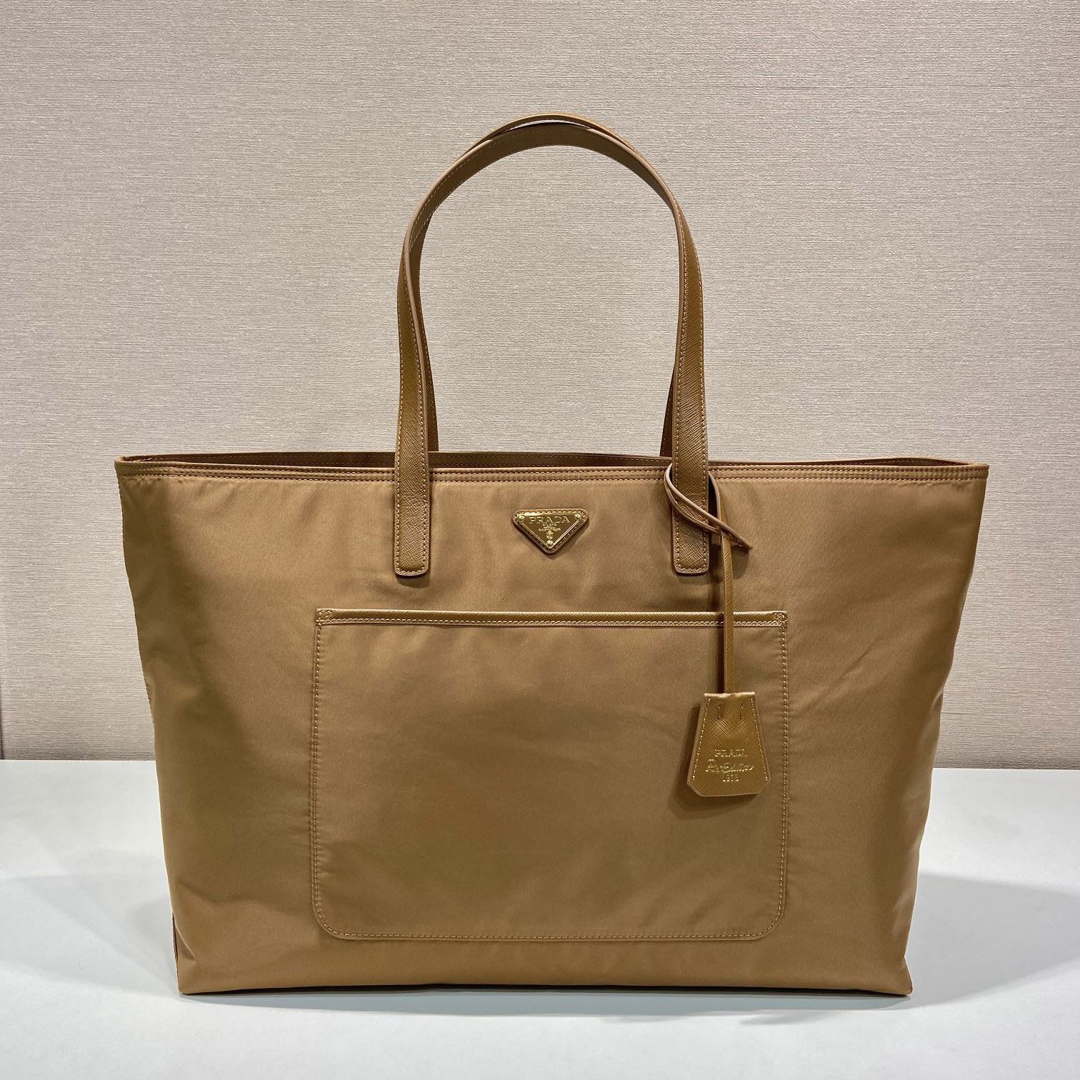 Pra*a shopping bags